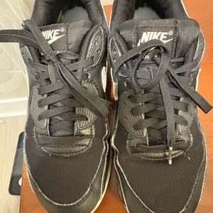 Nike Women’s Air Max  90 Black and White Shoes Sneakers